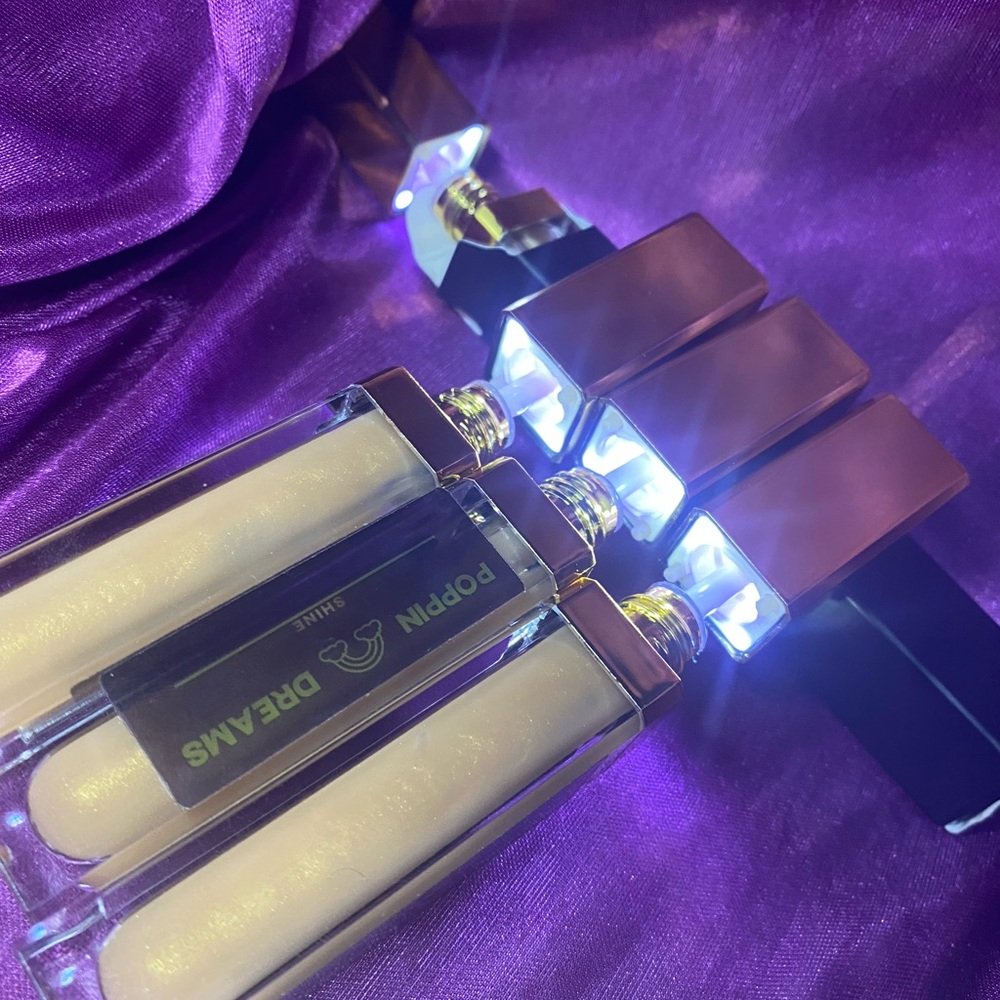 L.E.D. STAR. LIP GLOSS - Picture 5 of 5